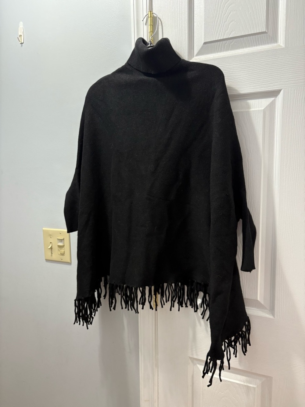 MME. MINK Frige Capelet Fringe Poncho Sweater One Size